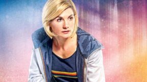 Doctor Who Magazine #528: Chibnall conta como foi gravar o clipe de revelação da nova Doutora